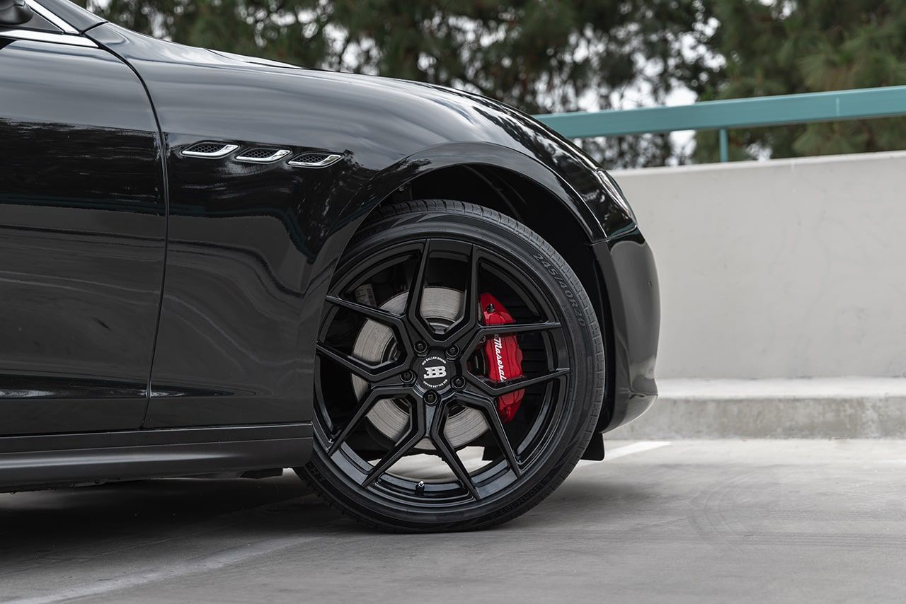 BBB H130 Z05 18x8 Full Gloss Black 5x114.3 +42mm 72.6mm